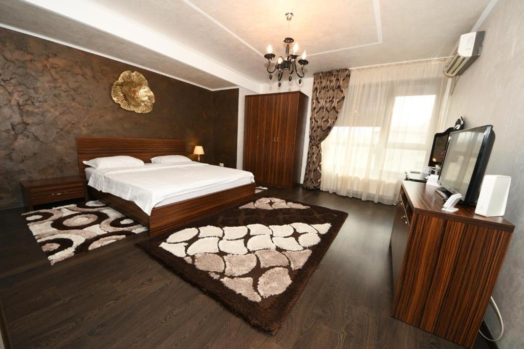 Fly - Regim Hotelier Galati Exterior photo