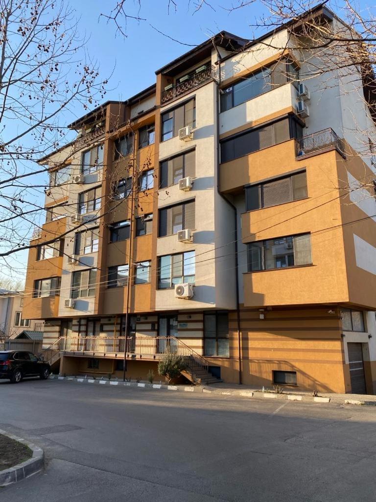 Fly - Regim Hotelier Galati Exterior photo